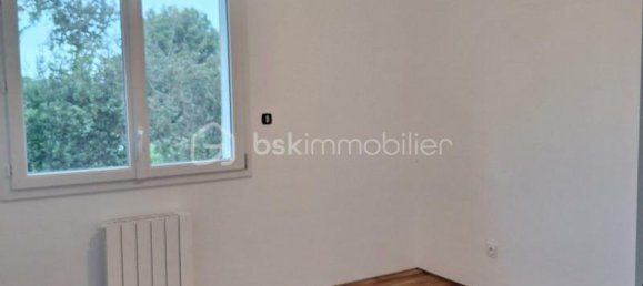 3 bedrooms House in Mayenne, France No. 357938 9