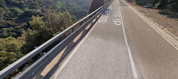 2032m² Commercial property in Lanusei, Italy No. 260934 3