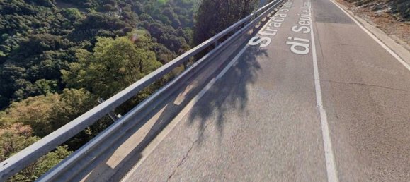 2032m² Commercial property in Lanusei, Italy No. 260934 5