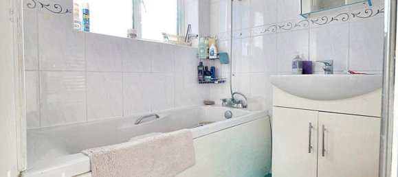 4 bedrooms House in Hayes, United Kingdom No. 5039 12