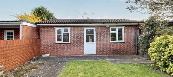 4 bedrooms House in Hayes, United Kingdom No. 5039 16