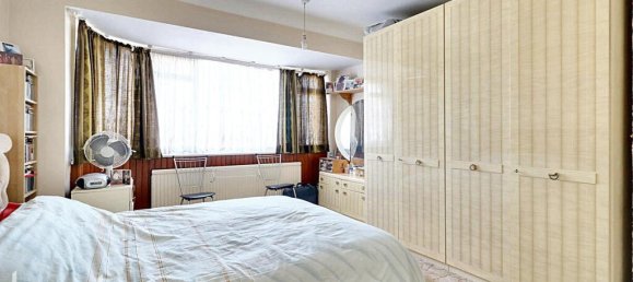 4 bedrooms House in Hayes, United Kingdom No. 5039 9