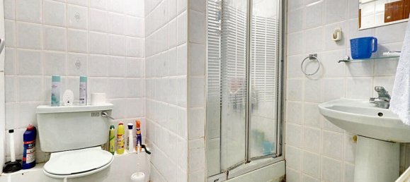 4 bedrooms House in Hayes, United Kingdom No. 5039 8