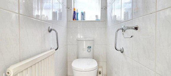 4 bedrooms House in Hayes, United Kingdom No. 5039 13