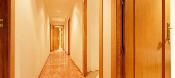 5 bedrooms Apartment in Granada, Spain No. 180191 10