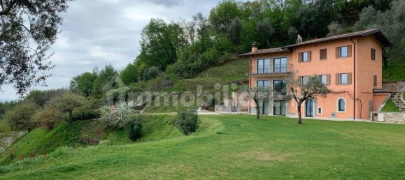 7 bedrooms Villa in Gardone Riviera, Italy No. 126045 2