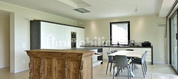 7 bedrooms Villa in Gardone Riviera, Italy No. 126045 30