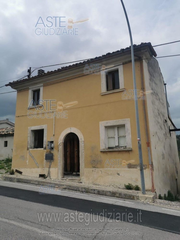5 bedrooms Apartment in Castiglione a Casauria, Italy No. 41826