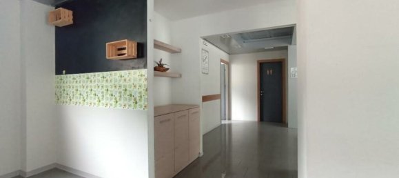 Коммерческая недвижимость с 2 комнатами в Удине, Италия № 258908 9