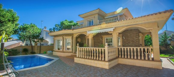 3 bedrooms Villa in Punta Prima, Spain No. 8615 30