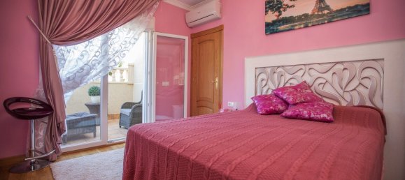 3 bedrooms Villa in Punta Prima, Spain No. 8615 3