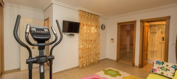 3 bedrooms Villa in Punta Prima, Spain No. 8615 12