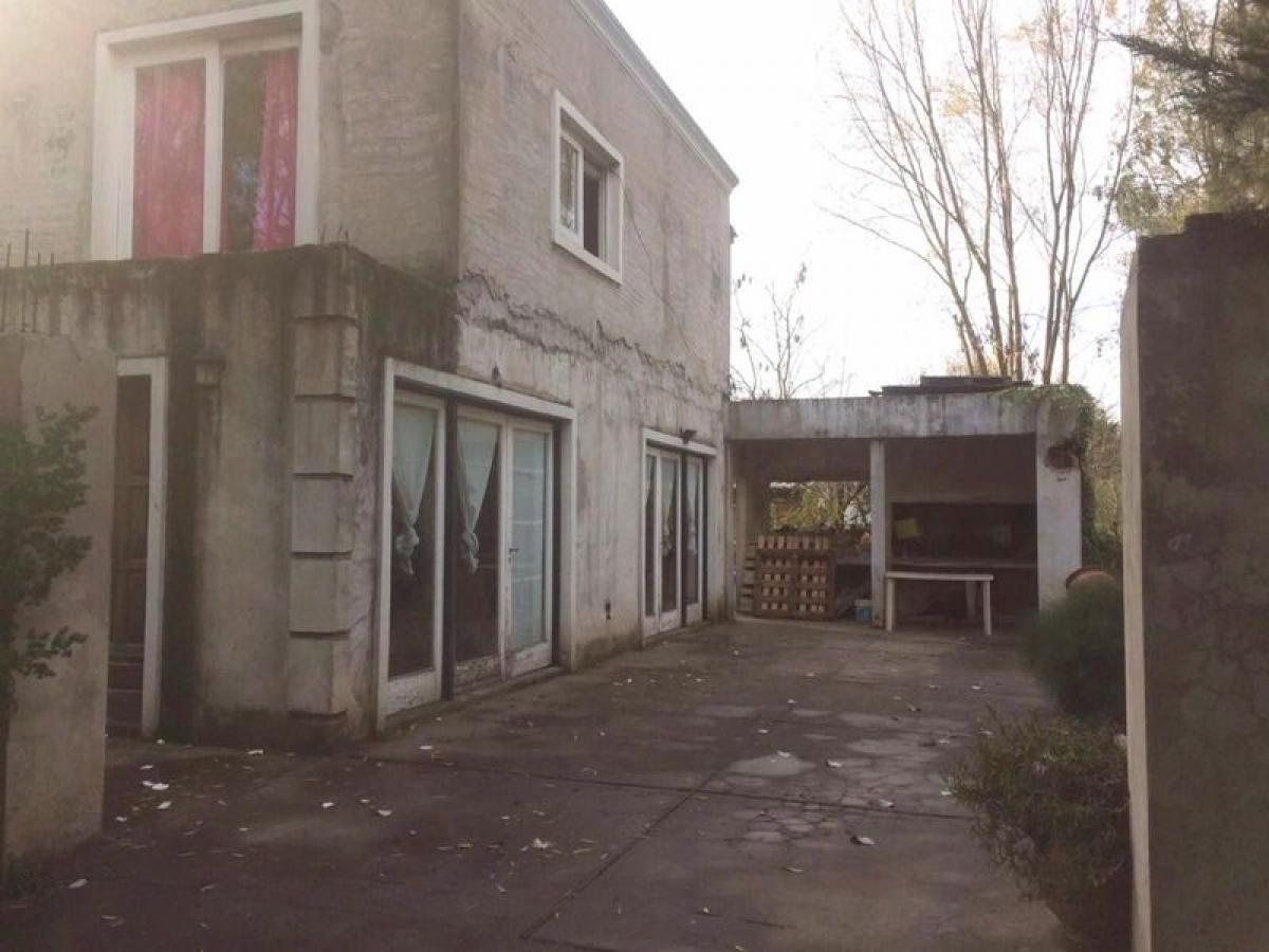 3 bedrooms House in Moreno, Argentina No. 16306