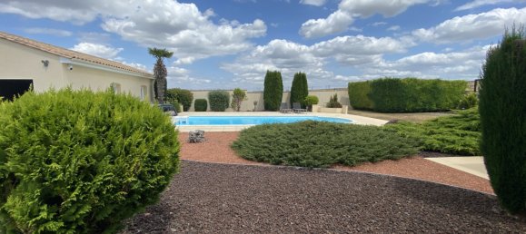 4 bedrooms House in Charente, France No. 277489 8