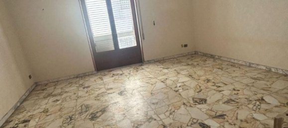 4 rooms House in Paternò, Italy No. 259720 9