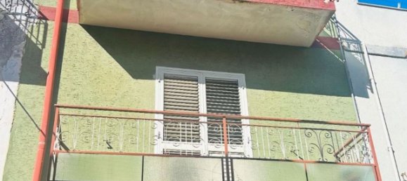 4 rooms House in Paternò, Italy No. 259720 2