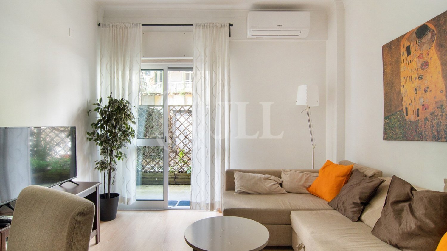 3 bedrooms Apartment in Lisbon, Portugal No. 164171