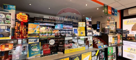 1 room Commercial property in Padua, Italy No. 347230 2