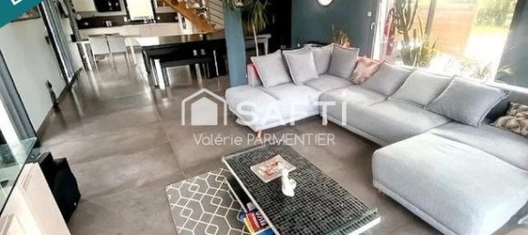 3 bedrooms House in Groffliers, France No. 313069 3