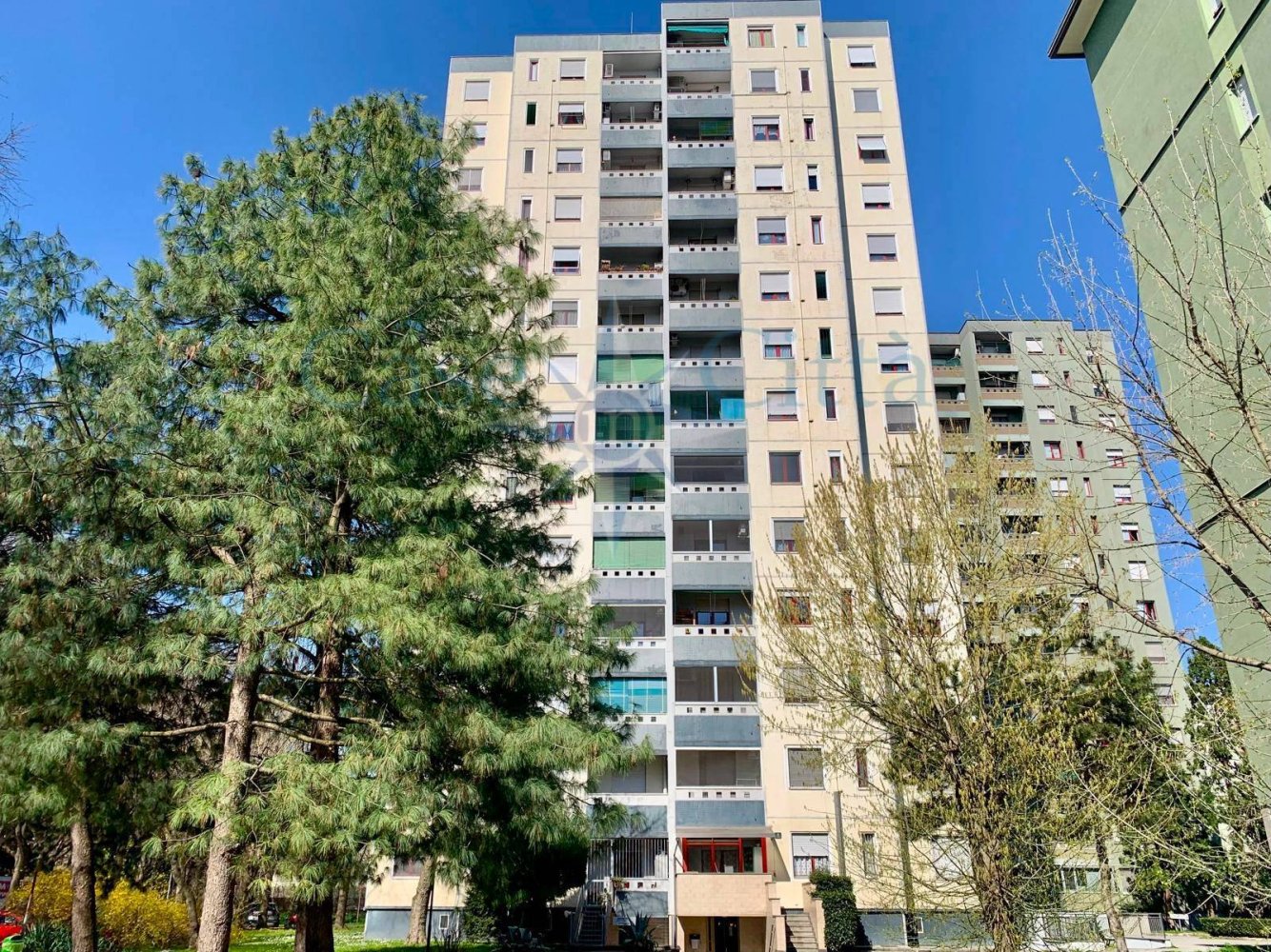 Квартира с 2 спальнями в Милан, Италия № 243166