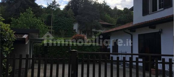 2 bedrooms Villa in Ranco, Italy No. 220317 2