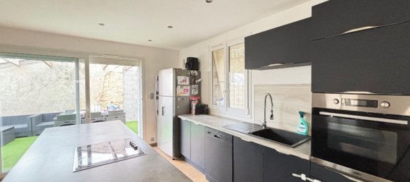 Adosado de 2 dormitorios en Tressan, France No. 197380 4