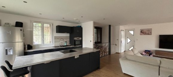 Adosado de 2 dormitorios en Tressan, France No. 197380 26