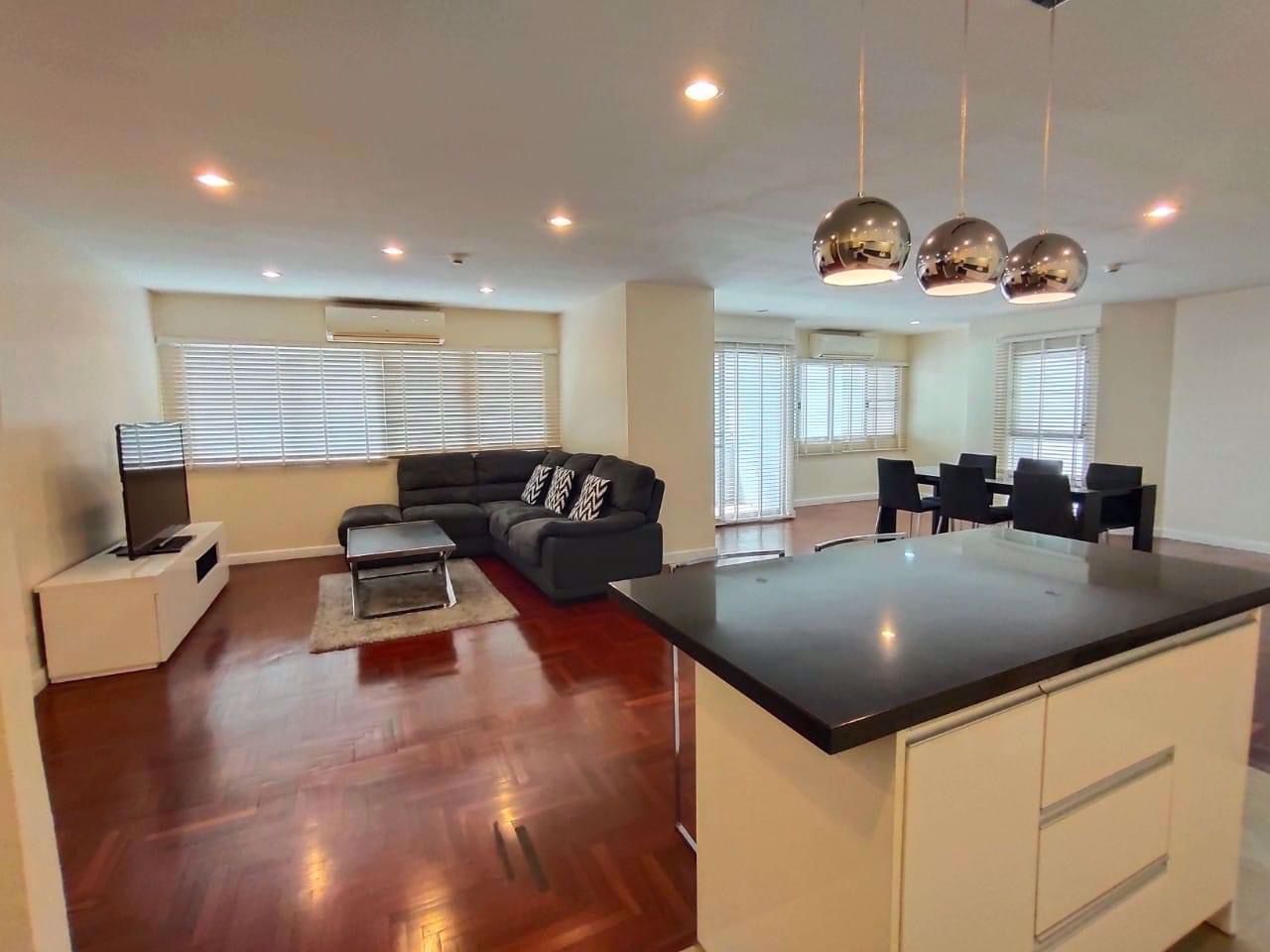 2 bedrooms Condo in Bang Rak, Thailand No. 12895