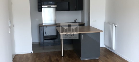 2 bedrooms Apartment in Saint-Cyr-l'Ecole, France No. 297200 3