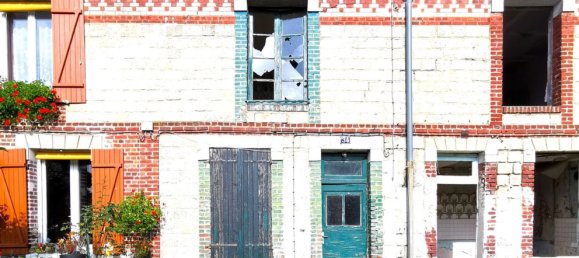 2 bedrooms House in Saint-Etienne-du-Rouvray, France No. 295396 3