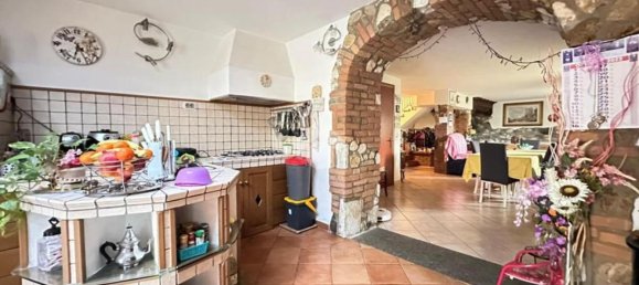 6 rooms Villa in Sarzana, Italy No. 157520 4