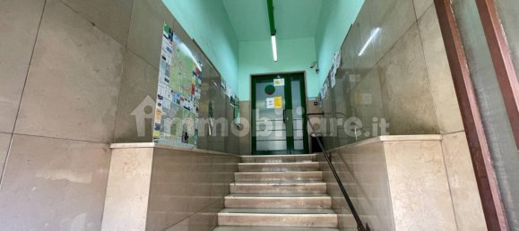 Oficina de 5 habitaciónes en Moncalieri, Italy No. 81953 6