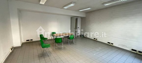 Oficina de 5 habitaciónes en Moncalieri, Italy No. 81953 8