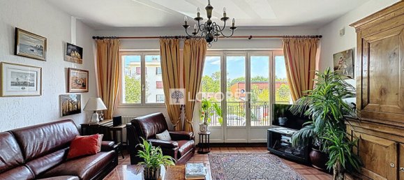 4 bedrooms House in Antony, France No. 118676 12