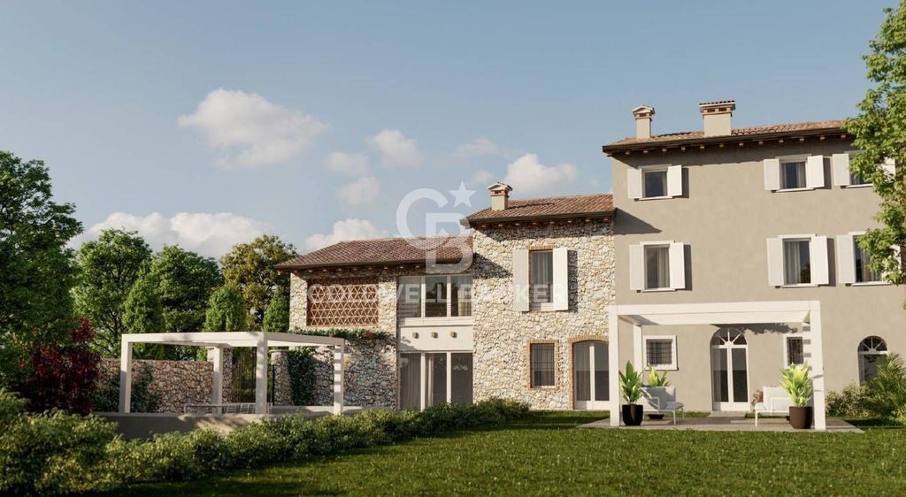 9 bedrooms House in Monzambano, Italy No. 234749