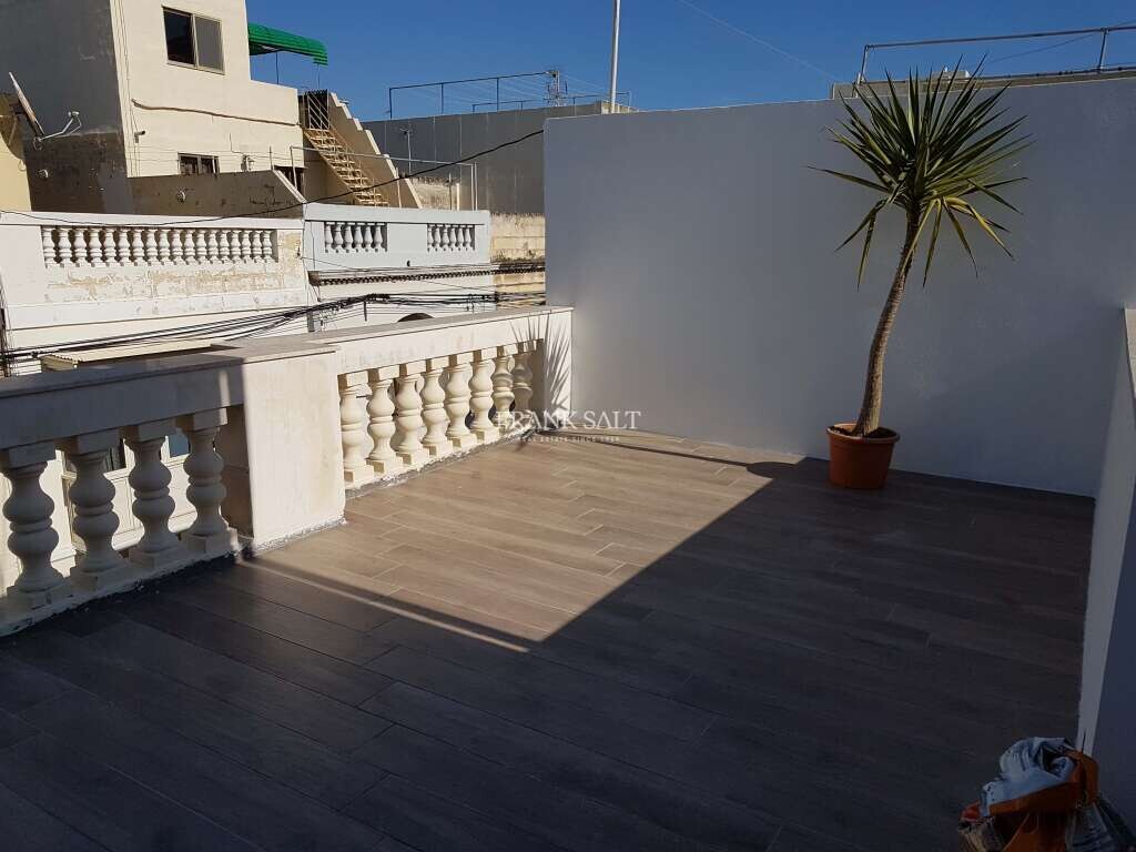 3 bedrooms Townhouse in Qormi, Malta No. 9113