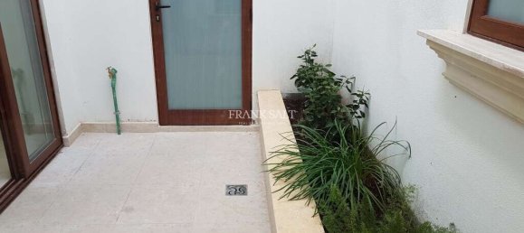 3 bedrooms Townhouse in Qormi, Malta No. 9113 11