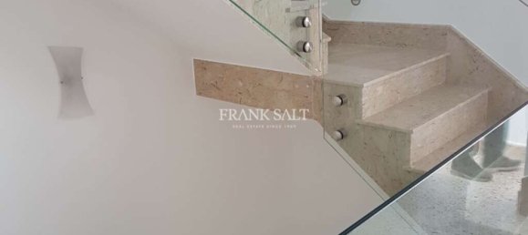 3 bedrooms Townhouse in Qormi, Malta No. 9113 16