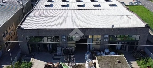 4-salle Entrepôt à Chiuduno, Italy No. 353965 27