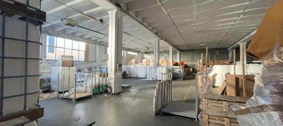 4-salle Entrepôt à Chiuduno, Italy No. 353965 3