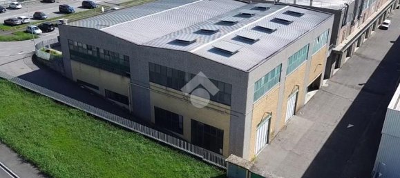 4-salle Entrepôt à Chiuduno, Italy No. 353965 23