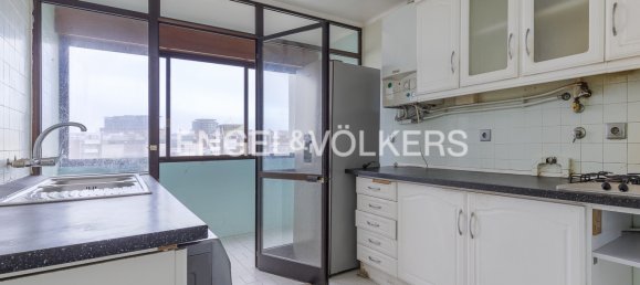 3 bedrooms Apartment in Lisbon, Portugal No. 12600 7