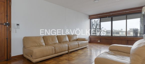 3 bedrooms Apartment in Lisbon, Portugal No. 12600 3