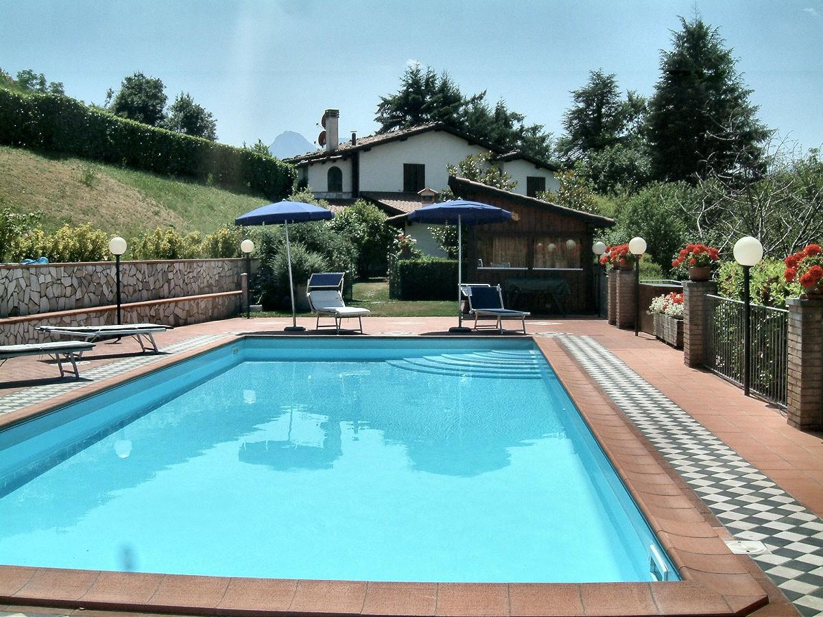 3 bedrooms Villa in Castelnuovo di Garfagnana, Italy No. 693