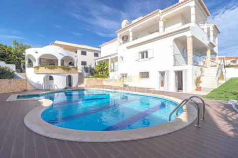 7 bedrooms House in Portimao, Portugal No. 101384