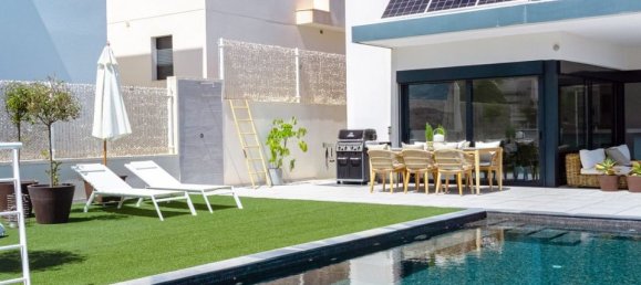 5 bedrooms Villa in San Miguel de Salinas, Spain No. 183594 2