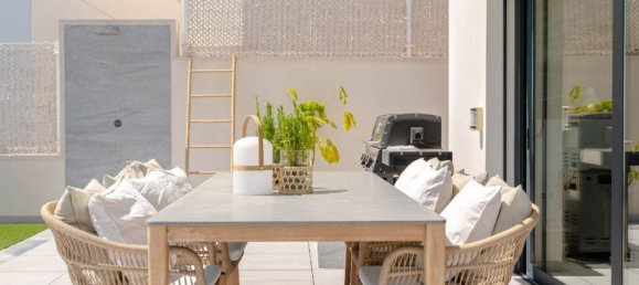 5 bedrooms Villa in San Miguel de Salinas, Spain No. 183594 3