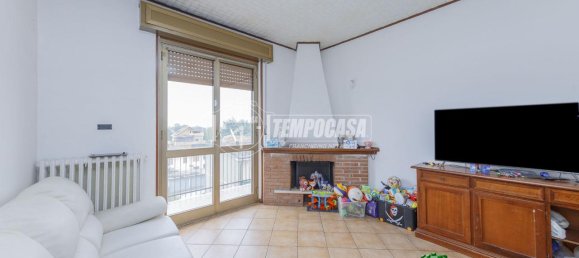 3 rooms Apartment in Zibido San Giacomo, Italy No. 129311 3