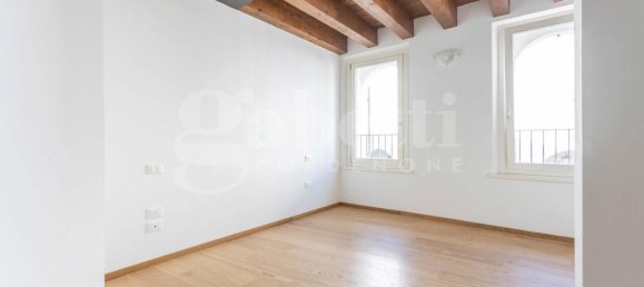 4 rooms Apartment in Pordenone, Italy No. 13169 22