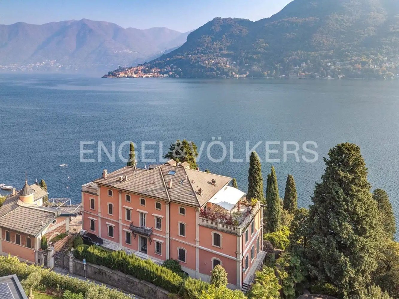 3 bedrooms Apartment in Carate Urio, Italy No. 158984